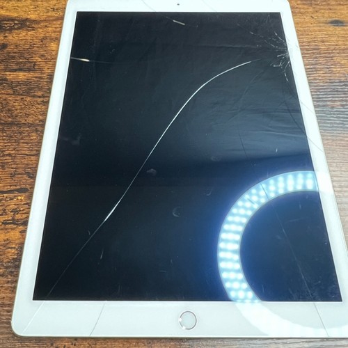 Apple iPad Pro 12.9" White Silver 128GB Model A1584 2015 SN:DLXQQ32AGMLM TESTED - Picture 2 of 12