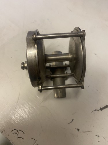 RARE VINTAGE CHIEF FISHING REEL MISSING HANDLE B30 - Picture 3 of 5