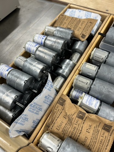 QTY 1 MOLON GEAR MOTOR 12 VDC INDEX, ROBOT ETC 882:1 RATIO POWERFUL 4 RPM @ 12V - Picture 19 of 23