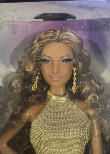 Barbie The Look Red Carpet Gold Dress Doll-Rooted Lashes African American NRFB!!