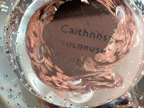 Pisapapeles de vidrio artístico Caithness Escocia "-Fiebre del oro-" - Imagen 7 de 8