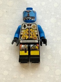 Vintage 1997 Lego Cyborg Scout set #6818, 100% complete with manual and minifig