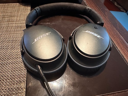Bose QuietComfort 25 QC25 Noise Cancelling Headphones - Black - Wired with Case