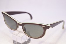 VINTAGE NOS AMERICAN OPTICAL CAT EYE SUNGLASSES USA WITH TRUE COLOR GLASS LENSES