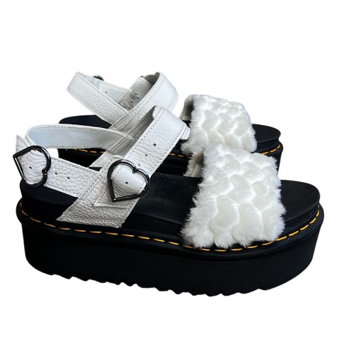 Dr. Martens Voss flauschige Damen-Plateausandalen mit Kunstfell 10 in Weiß
