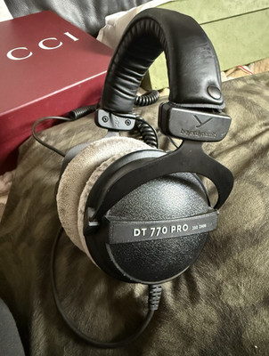 beyerdynamic DT 770 PRO Over-Ear Kopfhörer 250 Ohm Kabel 6,35 mm Stereo