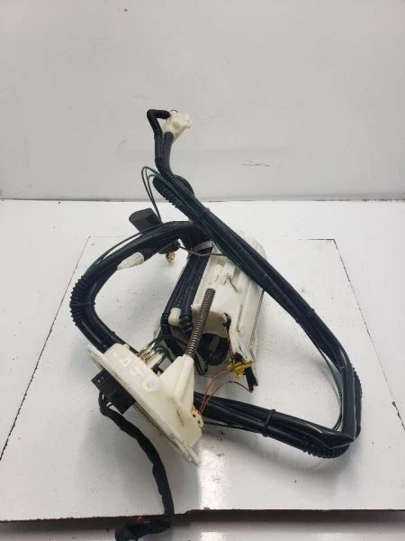 Bomba de montagem de bomba de combustível de passageiros e remetente Xi compatível com 08-10 BMW 528i 763346 - Imagem 2 de 4