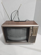 Quasar 11" RP2137WW 1984 Color Woodgrain CRT Retro Gaming TV Made in JAPAN WORKS