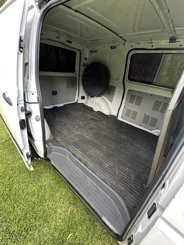 Van white mercedes benz Vito 2009 model great condition with steel roof Rack. - Picture 8 of 18