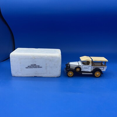 1932 CHEVY ROADSTER PICKUP 1:32 OPENING DOORS & HOOD NATIONAL