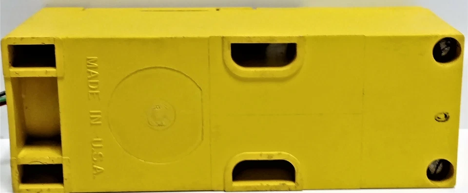 Banner Engineering EM3 MULTI-BEAM Scanner Block - Image 4 of 4