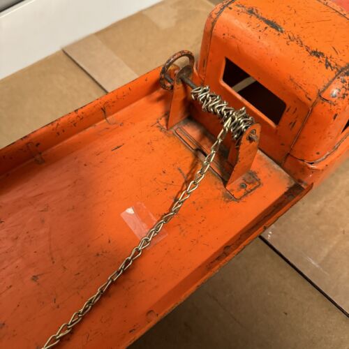 Vintage 1950s Structo Toys Orange Flatbed Tow Truck w/ Ramp Pressed Steel Chain - Picture 17 of 19