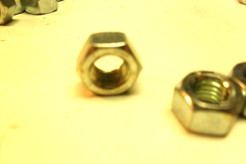 qty 75 - Fastenal 36354 - 5/16"-24 acabado zinc grado 5 tuerca hexagonal terminada - Imagen 4 de 4