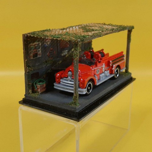 Matchbox SEAGRAVE FIRE ENGINE REAL RIDERS in CUSTOM Mini DIORAMA +case - Picture 4 of 12