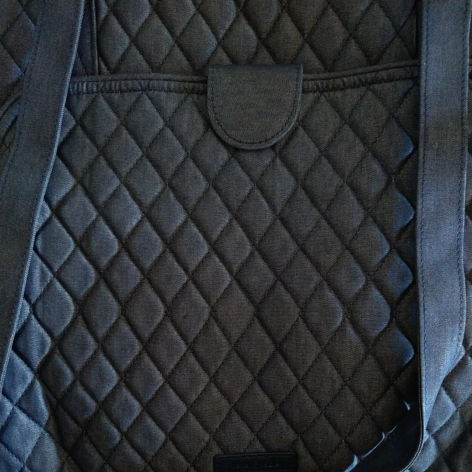 NUEVO CON ETIQUETAS Vera Bradley Bebé Pañal Viaje Cambiador Pad Bolso Moonlight Azul Marino Denim Foto 3 de 4