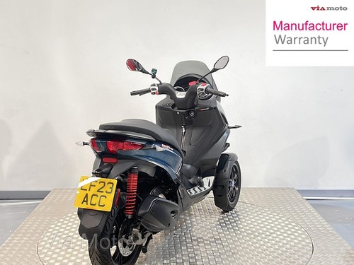 PIAGGIO MP3 300 SPORT - 2023 - 4200 miles - Picture 5 of 20