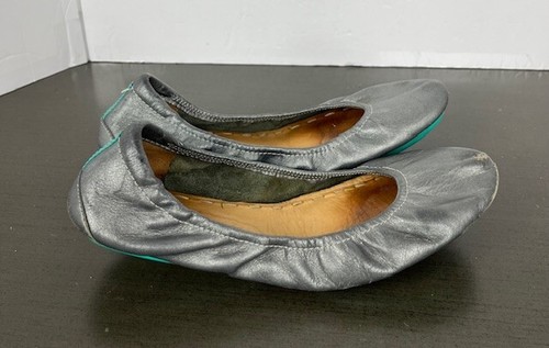 Tieks Women Size 7 Ballet Flats Ballerina Shoes Leather Silver Stained Scuffings - Picture 3 of 11