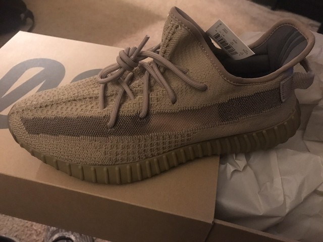 Used Yeezy 350 earth size 6 for sale in 