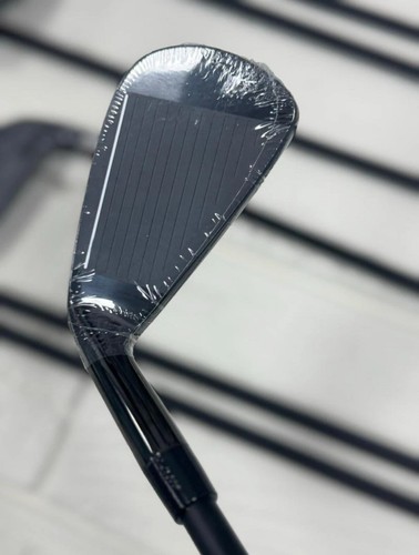 TAYLORMADE P790 IRON SET 4-PW BLACK RH - DYNAMIC GOLD 105 S300 SHAFT - Picture 4 of 7