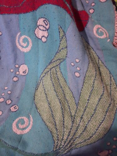 Vintage Beacon Disney The Little Mermaid & Pocahontas Woven Ariel Throw 50”x 60” - Picture 4 of 24