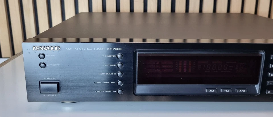 Kenwood KT-7020 AM-FM Stereo Tuner - Schwarz - Hifi-Tuner - Bild 2 von 4