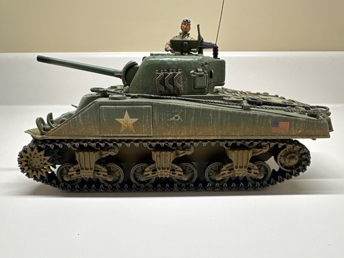 UNIMAX Forces of Valour Weathered WWII US ARMY Sherman Tank - Picture 8 of 9