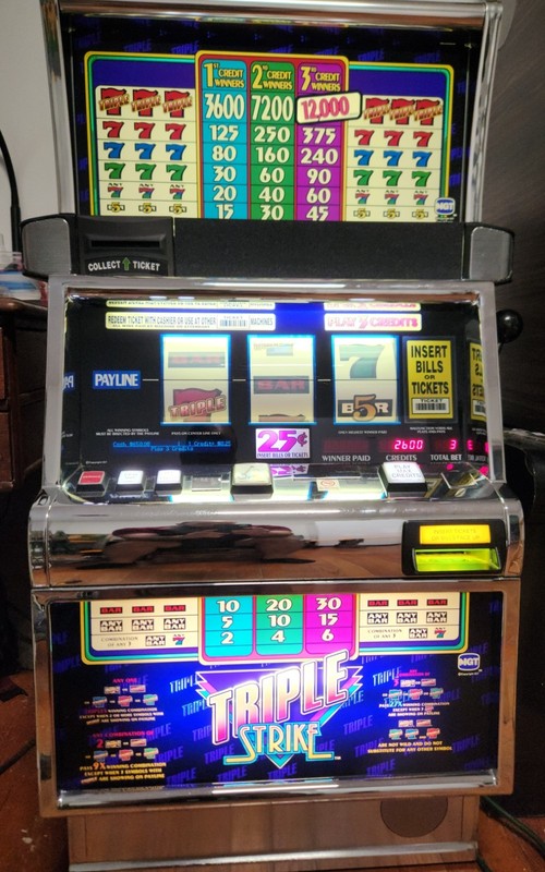 Triple Strike Mechanical Slot Machine 3-Reel 25 Cent coinless igt s2000