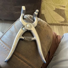 Vintage Old Cow Livestock Tattoo Clamp Stone Mfg Farm Tool 5/16