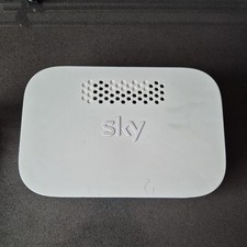 Sky Q wireless booster model EE120 white - wifi booster