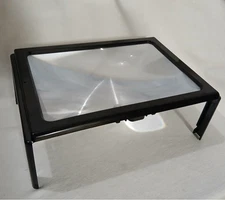 LED Page Magnifier Hands Free Foldable Stand Lights Battery Powered USED