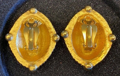 Pendientes grandes vintage esmaltados en oro de Karl Lagerfeld - Imagen 7 de 9