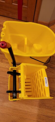 Rubbermaid WaveBrake Mop Bucket & Wringer Combo w/Down Press, 35 Qt - Picture 7 of 7