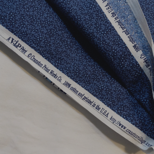 Marineblau kleine Blumen Cranston VIP Quilt 100 % Baumwolle 4,3 Yards - Bild 4 von 4