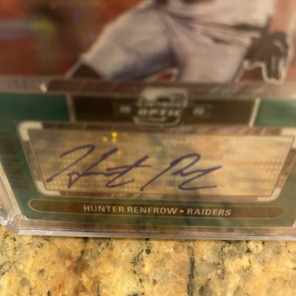 2022 Panini Contenders Optic Hunter Renfrow Green Pulsar Auto 3/25 - Image 4 of 4