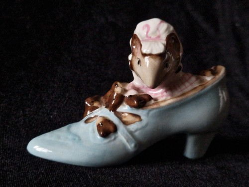Vintage Beswick Beatrix Potter Figurine "The Old Woman Who Lived in a Shoe" BP3b - Picture 2 of 6