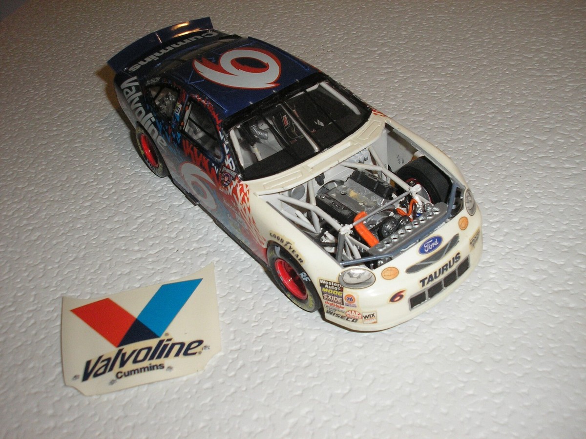 Vintage 1/24 Nascar #6 Mark Martin Valvoline Cummins Ford