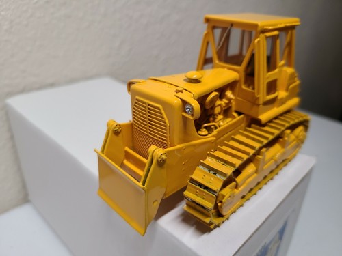 Cat D9H Scraper Pusher Dozer with Rear Trunion and Cab EMD 1:50 Scale #N099 New - Picture 3 of 9