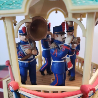 Vintage 1983 Enesco Stars & Stripes Forever Gazebo Band Music Box World of Music