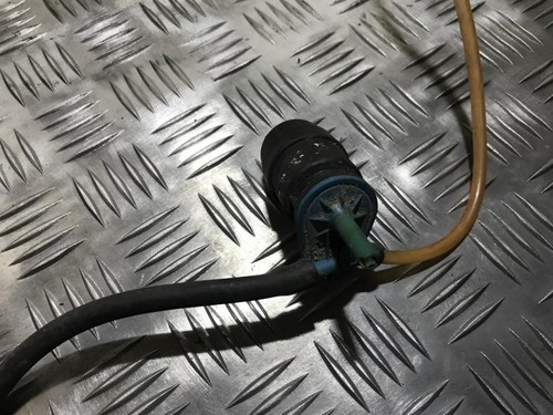 Waschwasserpumpe, Scheibenreinigung  Volkswagen Passat DE313259-68