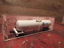 VINTAGE NEW N SCALE TRAIN Car - TANK CAR!
