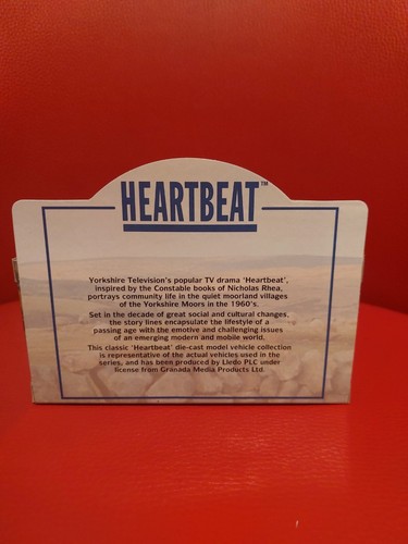 Lledo Diecast Vintage Heartbeat Bus (Rare) - Picture 2 of 2