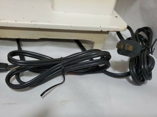 Singer 247 mit Pedal für Teile oder Reparatur - Bild 2 von 9