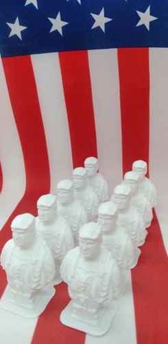 Set 10,20,30 Gott Kaiser Präsident Donald Trump MAGA2024 Büste Statue 2"5cm WEISS - Bild 6 von 11
