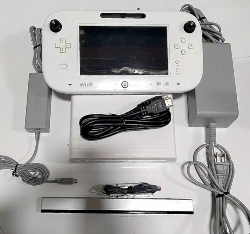 Nintendo Wii U 8GB Basic Console Handheld Set Gaming System WHITE WUP-001(02) - Picture 1 of 3