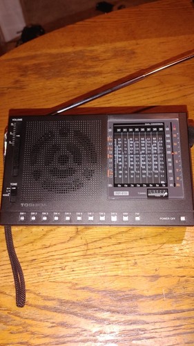 Toshiba RP-F11 SW/FM/MW multi band radio receiver Works Great
