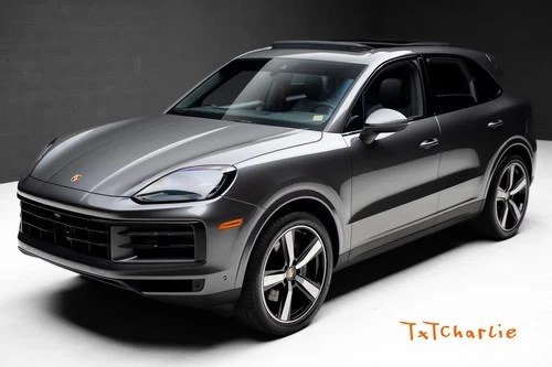 2024 Porsche Cayenne Image 1 of 2