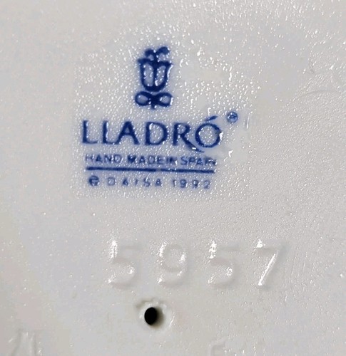 Lladro #5957 The Glass Slipper Cinderella Glossy Statue Damaged/Repaired 1992 - Bild 14 von 14