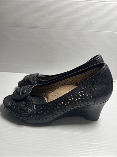 KUMFS Size 38W Women’s Black Perforated Peep Toe Wedge Casual - Picture 3 of 9