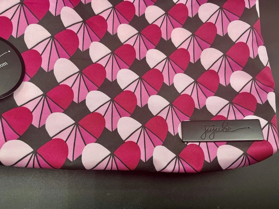 NWT Jujube Heartbreak Be Light Med. Zip Tote W/ Handle Cosmetics Travel Diaper - Image 2 of 4