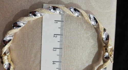 Bracciale rigido in oro bicolore giallo e bianco 750 18 kt finitura diamantata - Foto 7 di 12